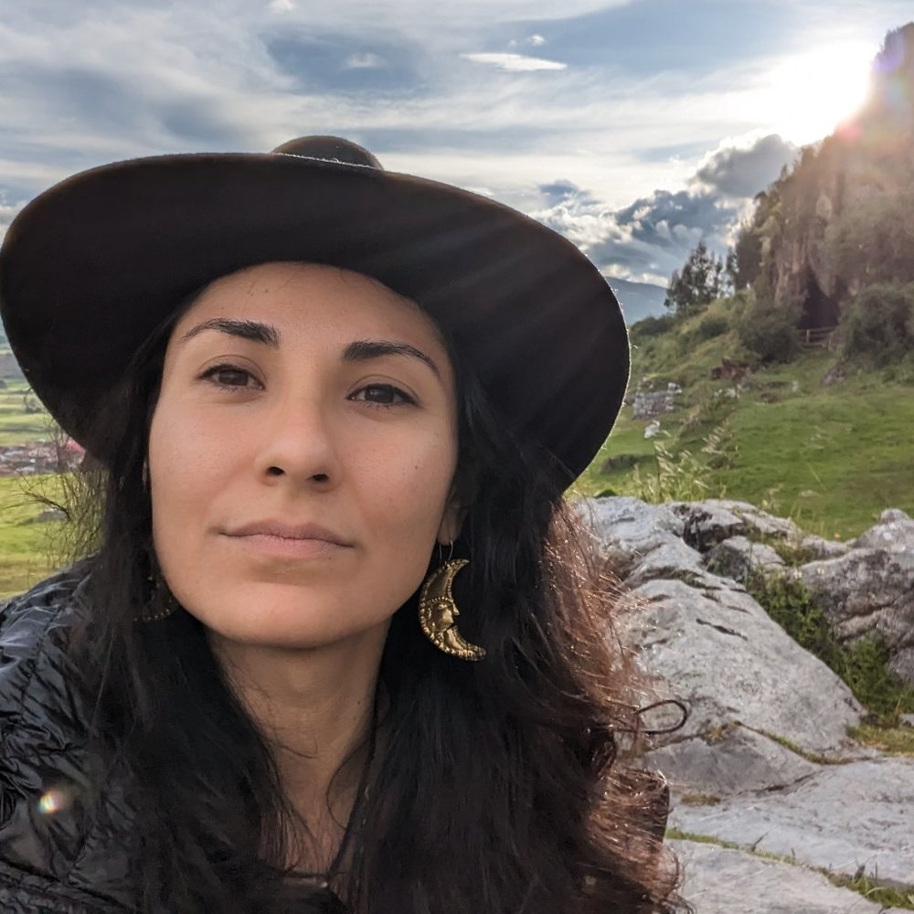 Meet your Posher, Gabriela